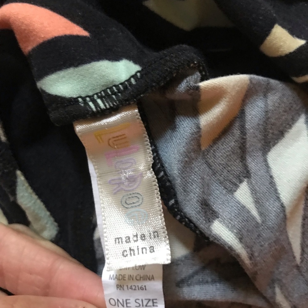 One size lula roe pattern leggings